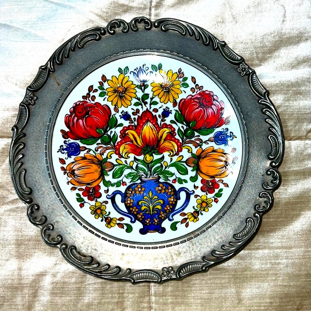 Bavaria Plate, decorative Tin rim, Handpainted Tole style Swartzenhammer HTF!